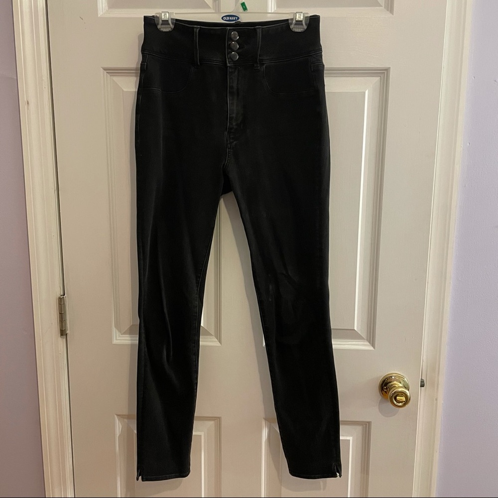 High waisted black jeans from American Eagle! Size 8 Long